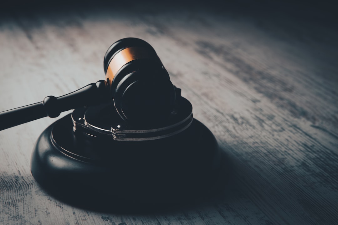 avocat spécialisé en droit de la famille, offrant assistance juridique pour les divorces, garde d'enfants, pensions alimentaires et autres affaires familiales.