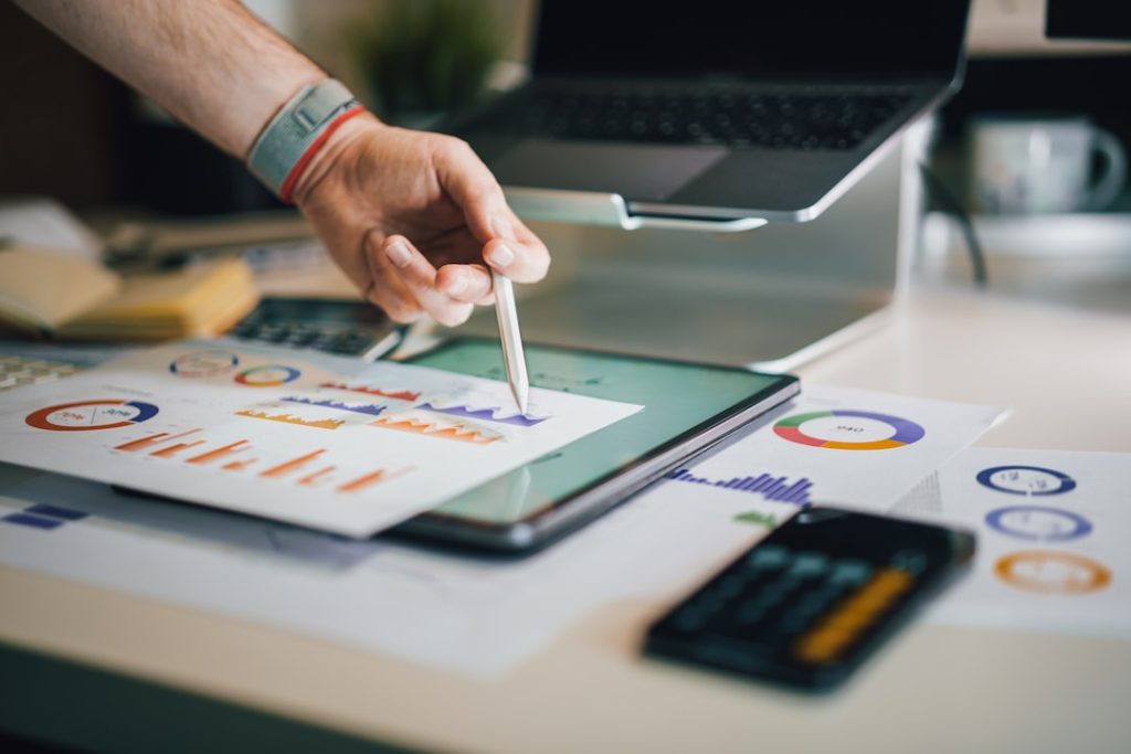 découvrez nos solutions personnalisées de gestion de patrimoine pour optimiser vos investissements et sécuriser votre avenir financier.