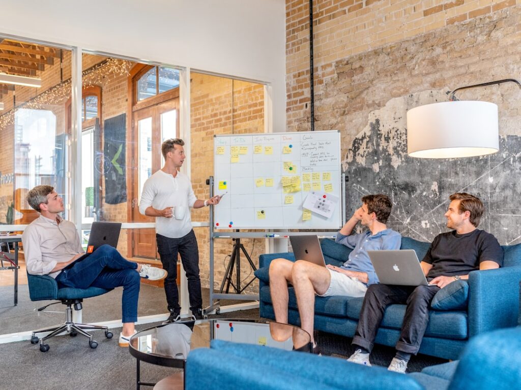 agence digitale innovante offrant des services sur mesure en marketing numérique, développement web et stratégie digitale pour booster votre présence en ligne.