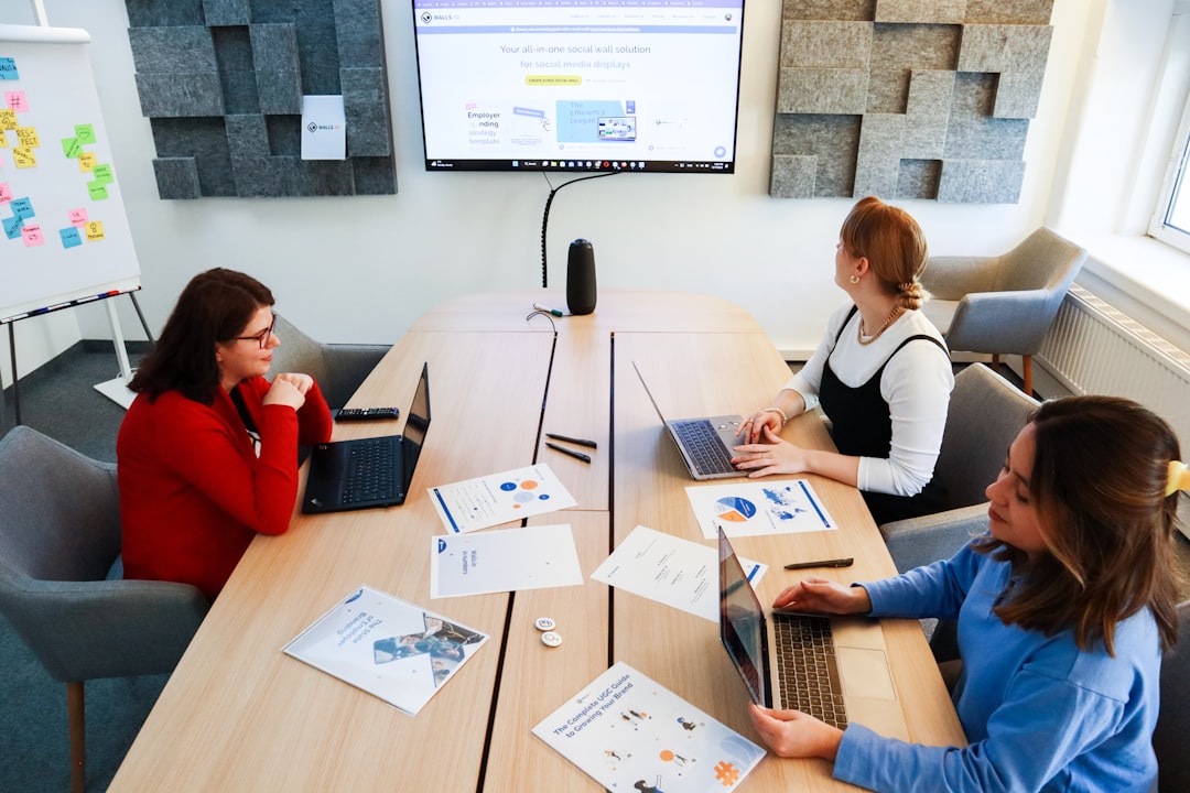 optimisez la communication interne de votre entreprise pour améliorer la collaboration, renforcer l'engagement des équipes et augmenter la productivité globale.
