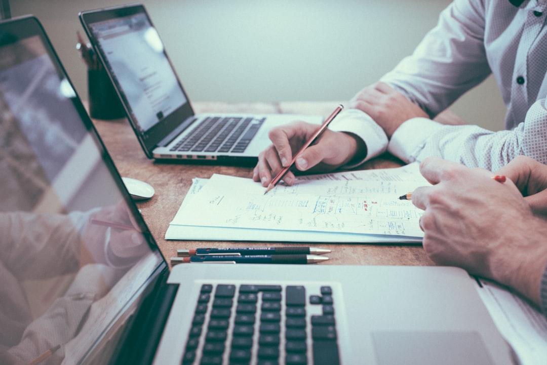 découvrez les meilleures pratiques et outils pour une gestion de projet efficace, assurant la réussite de vos objectifs professionnels.