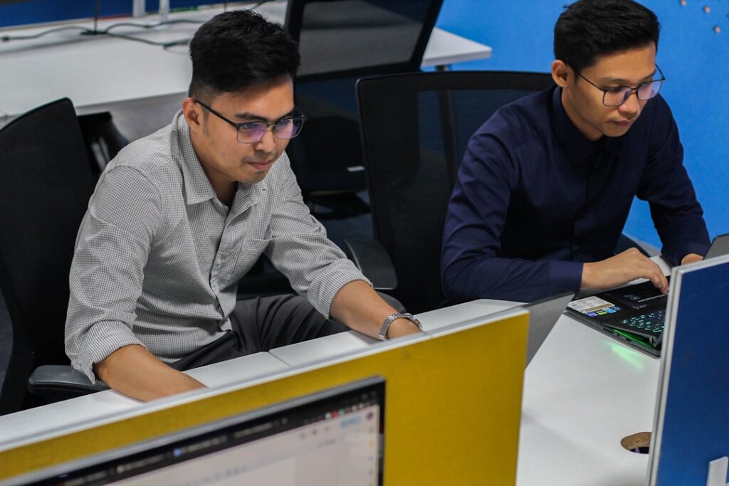 découvrez comment un intranet favorise la collaboration efficace au sein de votre entreprise grâce à des outils de communication et de partage centralisés.